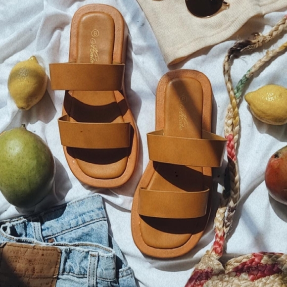 🆕️Resort Style Collection// Tan 2 band sandal - Picture 3 of 4